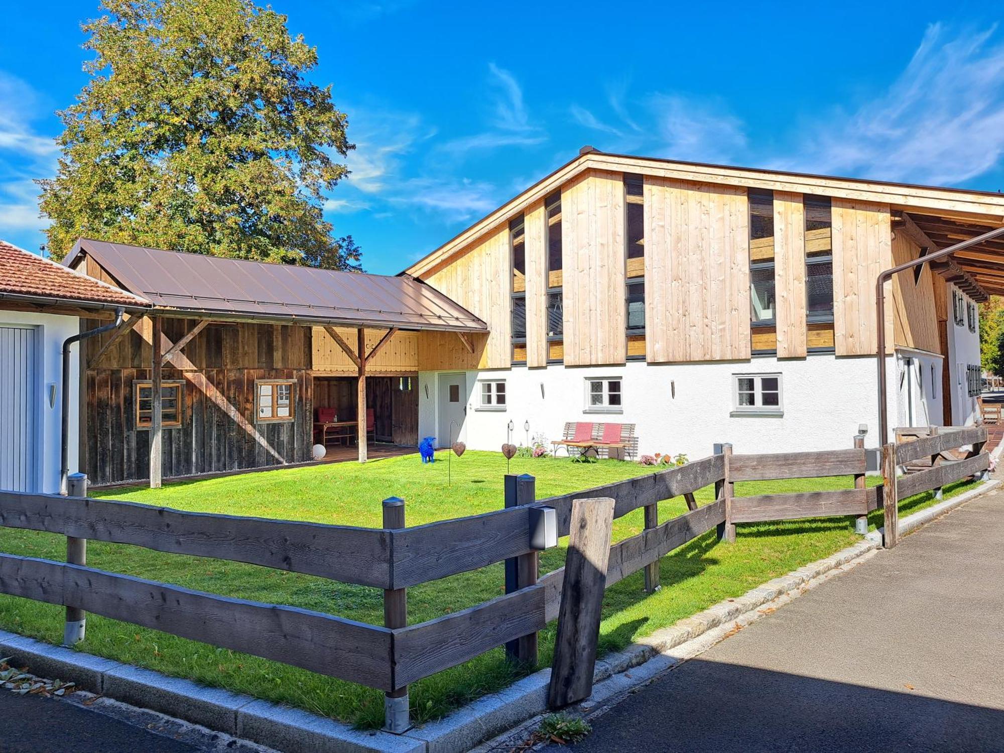 Neu! Ferienwohnungen im Lüftlmalereck, Hennalahaus Oberammergau Exterior foto